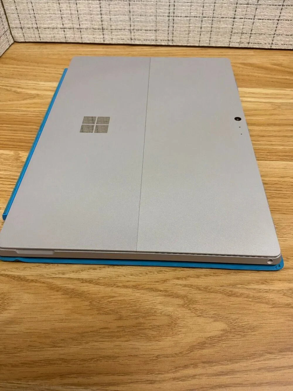 Microsoft Surface Pro 4 i5-6300U 4GB RAM 128GB SSD 12.3
